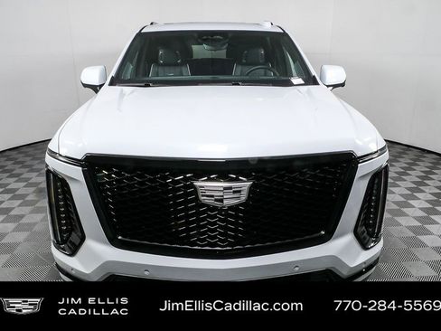 Certified 2026 Cadillac Escalade ESV Platinum Sport w/ LPO, ONYX Package AWD/4WD image 28