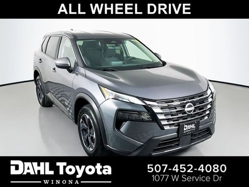 Used 2024 Nissan Rogue SV image 1