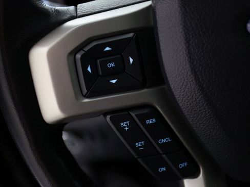 Used 2022 Ford F250 Lariat w/ Black Appearance Package image 22