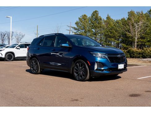 Used 2022 Chevrolet Equinox RS w/ RS Leather Package image 3