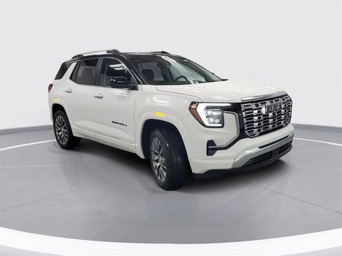 New 2026 GMC Terrain Denali w/ LPO, Black Badging Package image 2