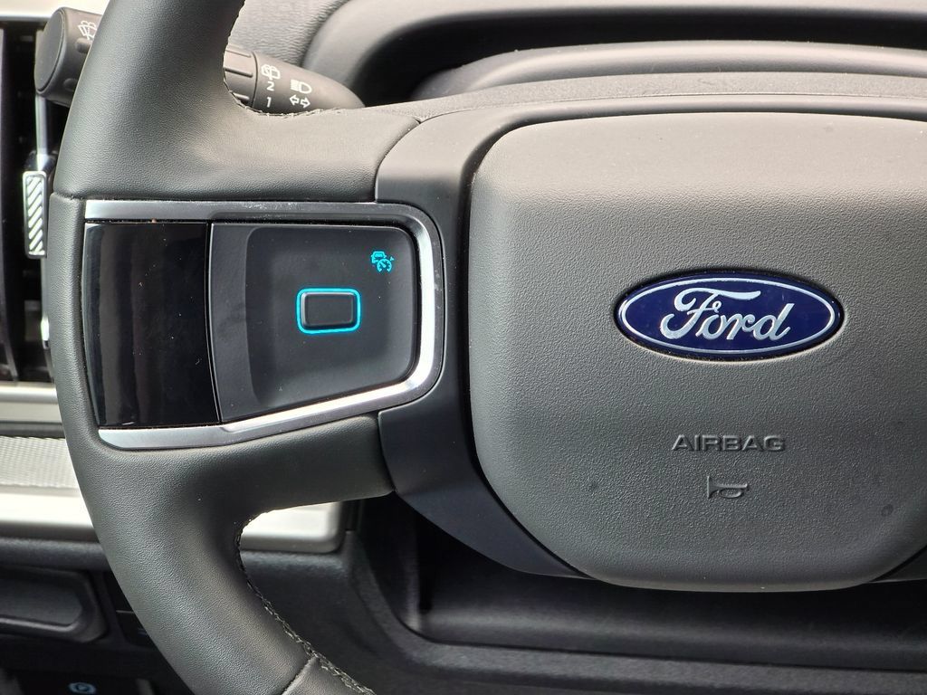 Used 2025 Ford Expedition Max Active RWD image 16