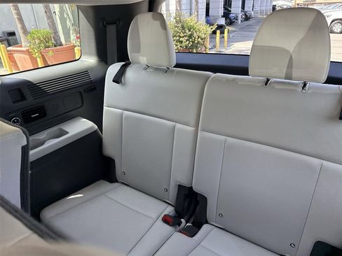 Used 2025 Hyundai Santa Fe SEL image 32