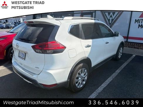Used 2017 Nissan Rogue S w/ S Appearance Package AWD/4WD image 6