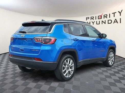 Used 2025 Jeep Compass Limited AWD/4WD image 4