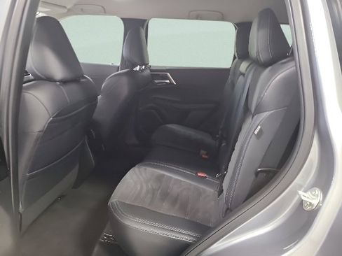 Used 2024 Mitsubishi Outlander SE AWD/4WD image 17
