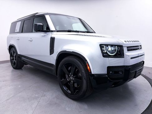 Used 2023 Land Rover Defender 130 X-Dynamic SE AWD/4WD image 13