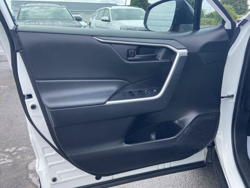 Used 2023 Toyota RAV4 LE AWD/4WD image 21