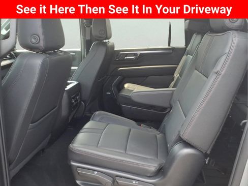 Certified 2025 Chevrolet Suburban RST w/ Comfort Package AWD/4WD image 11