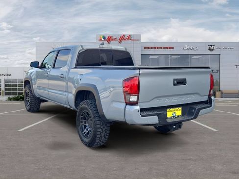 Used 2019 Toyota Tacoma TRD Off-Road w/ Technology Package AWD/4WD image 3