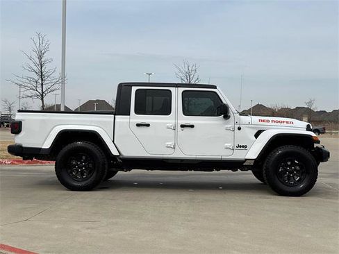 Certified 2021 Jeep Gladiator Willys image 11