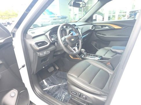 Used 2023 Chevrolet TrailBlazer ACTIV w/ Sun and Liftgate Package image 11