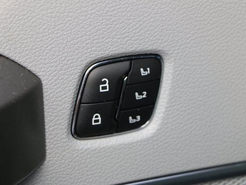 Used 2022 Ford F350 Limited AWD/4WD image 18