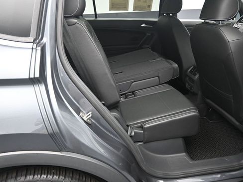 Used 2021 Volkswagen Tiguan SE R-Line image 27