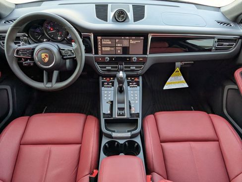 New 2026 Porsche Macan image 22