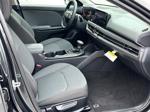 New 2025 Kia K4 LXS image 7