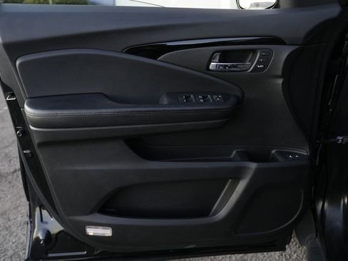 Used 2018 Honda Pilot Elite image 22