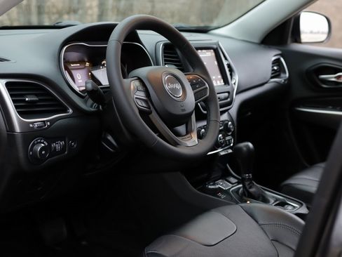 Used 2022 Jeep Cherokee Latitude Lux w/ Sun & Sound Group image 9