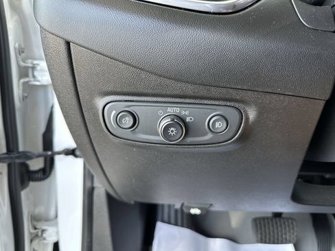 Certified 2019 Chevrolet Equinox Premier FWD image 17