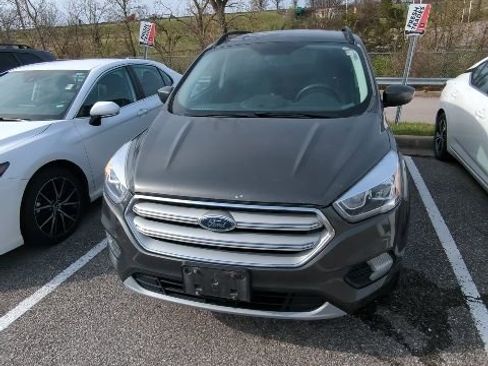 Used 2017 Ford Escape SE w/ Equipment Group 201A image 4