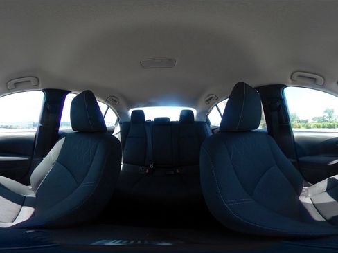 Used 2025 Toyota Corolla LE FWD image 33