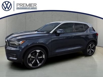 Used 2021 Volvo XC40 T5 Momentum w/ Premium Package