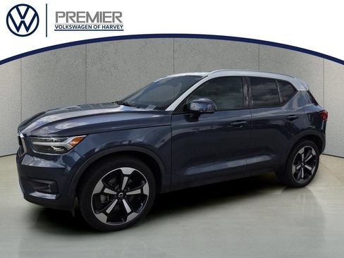 Used 2021 Volvo XC40 T5 Momentum w/ Premium Package AWD/4WD image 1