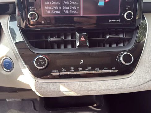 Used 2022 Toyota Corolla LE FWD image 36