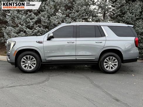 Used 2025 GMC Yukon Denali w/ Sun & Power Step Package image 4