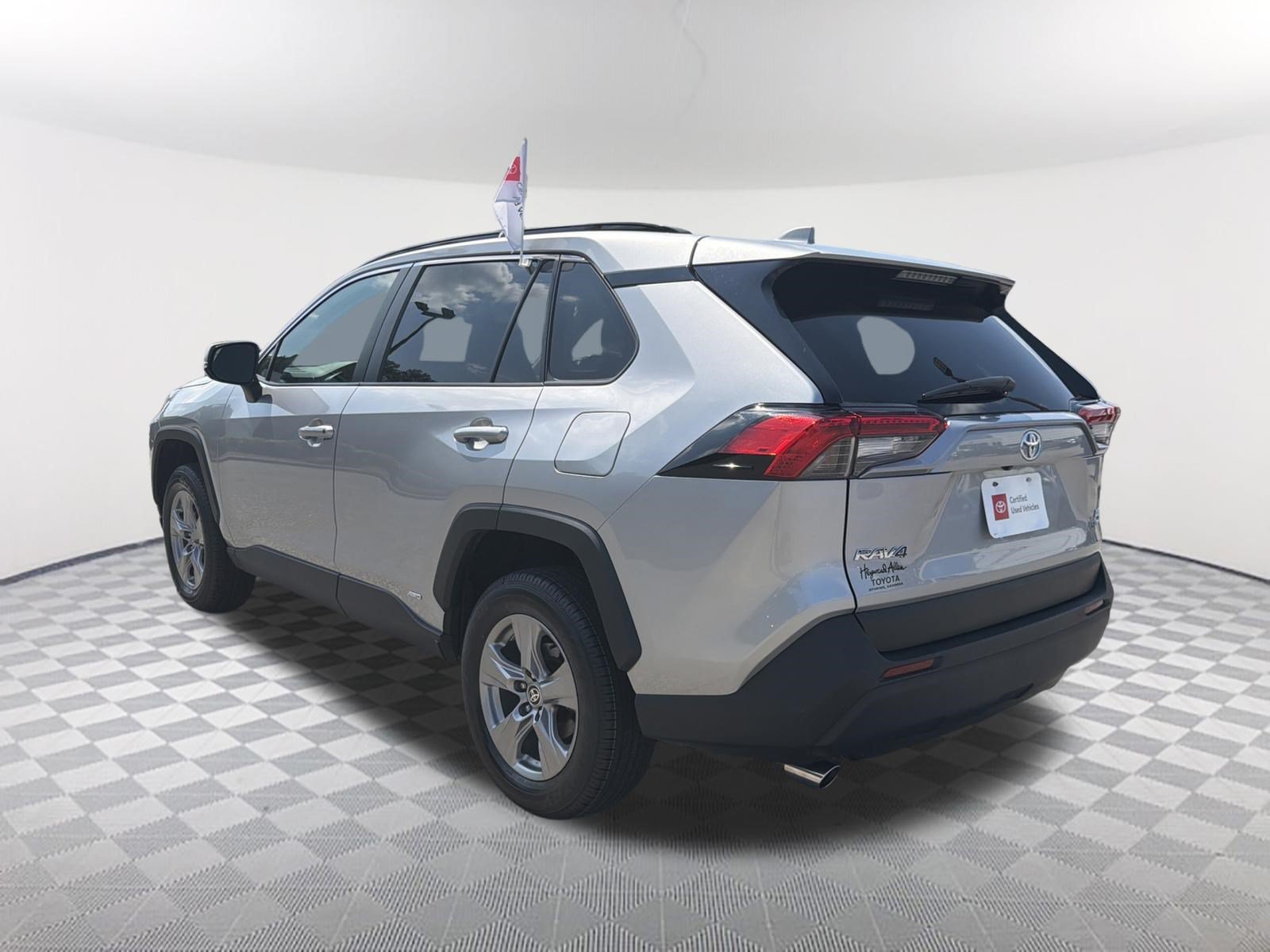 Certified 2025 Toyota RAV4 LE AWD/4WD image 15