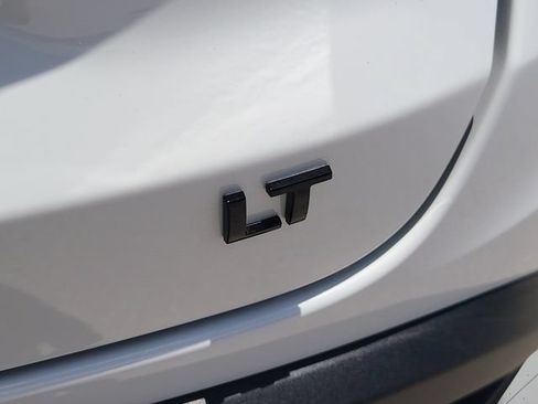 New 2026 Chevrolet Trax LT w/ Midnight Edition FWD image 33
