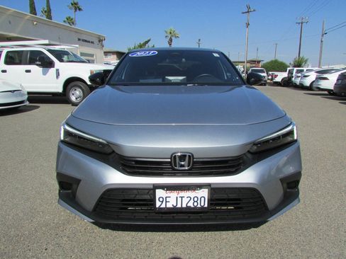 Used 2023 Honda Civic Sport image 3