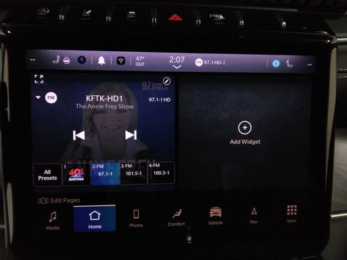 Used 2022 Jeep Grand Cherokee L Limited w/ Luxury Tech Group II image 23