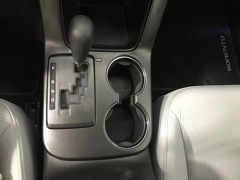 Used 2013 Kia Sorento LX FWD image 29