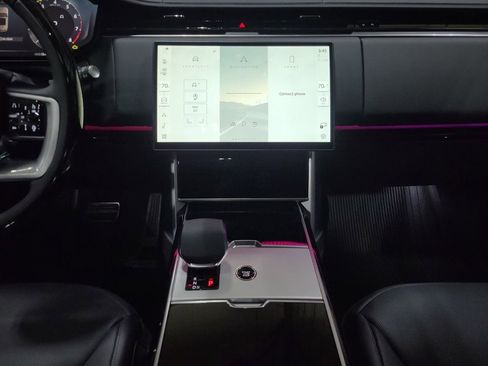 New 2026 Land Rover Range Rover Long Wheelbase SE image 24