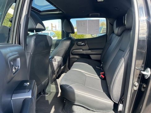 Used 2023 Toyota Tacoma TRD Sport image 13