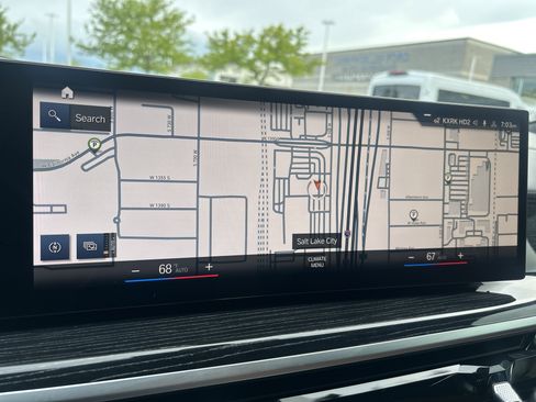 Used 2023 BMW X7 M60i w/ Executive Package image 22