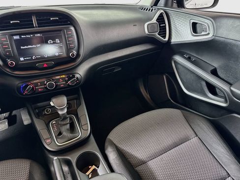 Used 2022 Kia Soul LX FWD image 21