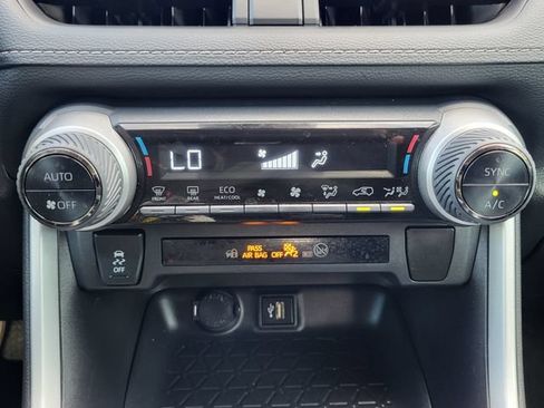 Used 2024 Toyota RAV4 XLE w/ Convenience Package AWD/4WD image 18