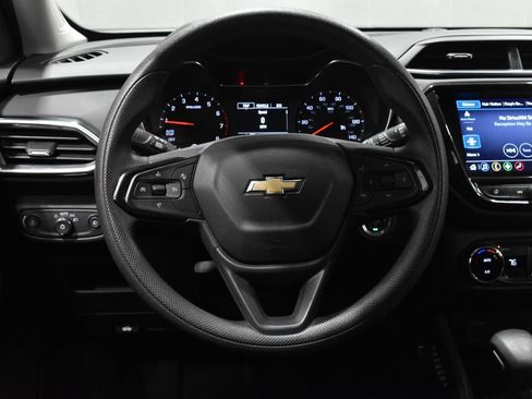 Used 2023 Chevrolet TrailBlazer LT w/ Convenience Package AWD/4WD image 8
