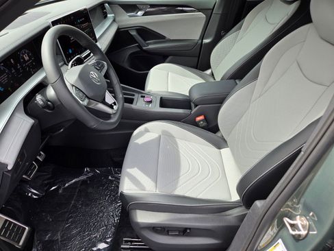 New 2026 Volkswagen Tiguan SE R-Line AWD/4WD image 6