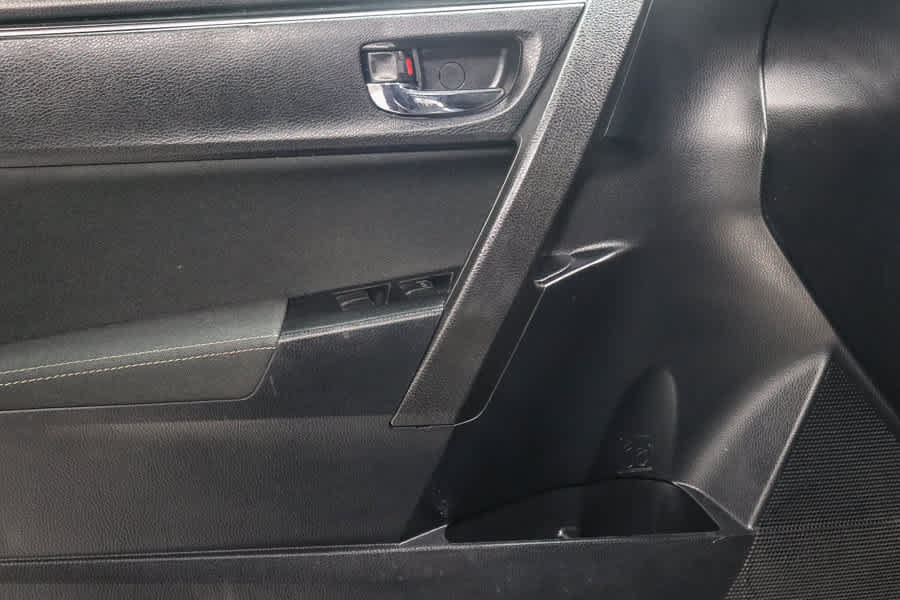Certified 2019 Toyota Corolla LE FWD image 24