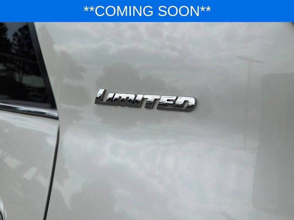 Used 2019 Toyota 4Runner Limited AWD/4WD image 18