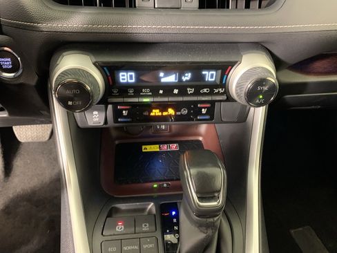 Used 2024 Toyota RAV4 Limited w/ Advanced Technology Package image 26