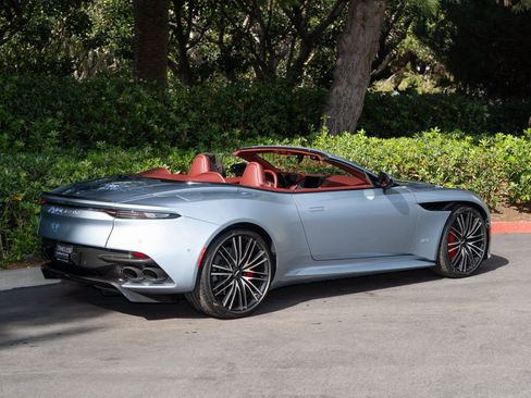 Used 2021 Aston Martin DBS Superleggera Volante image 4