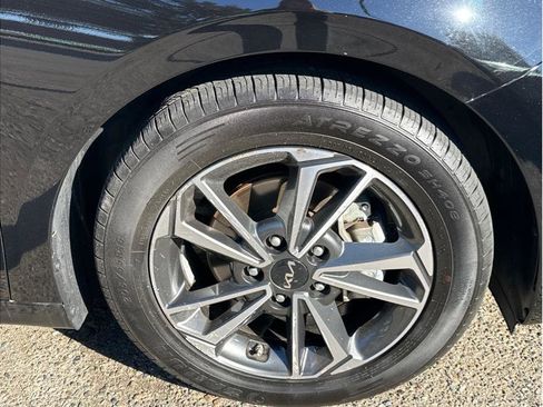 Used 2022 Kia Forte LXS w/ LXS Technology Package image 10