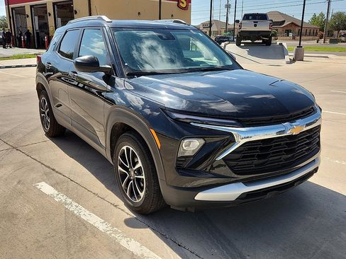 Used 2024 Chevrolet TrailBlazer LT image 4
