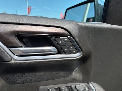 Used 2025 Chevrolet Silverado 1500 LTZ w/ LTZ Premium Package AWD/4WD image 12