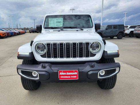 New 2026 Jeep Wrangler Unlimited Sahara AWD/4WD image 8