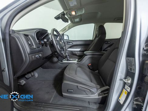Used 2022 Chevrolet Colorado LT AWD/4WD image 11